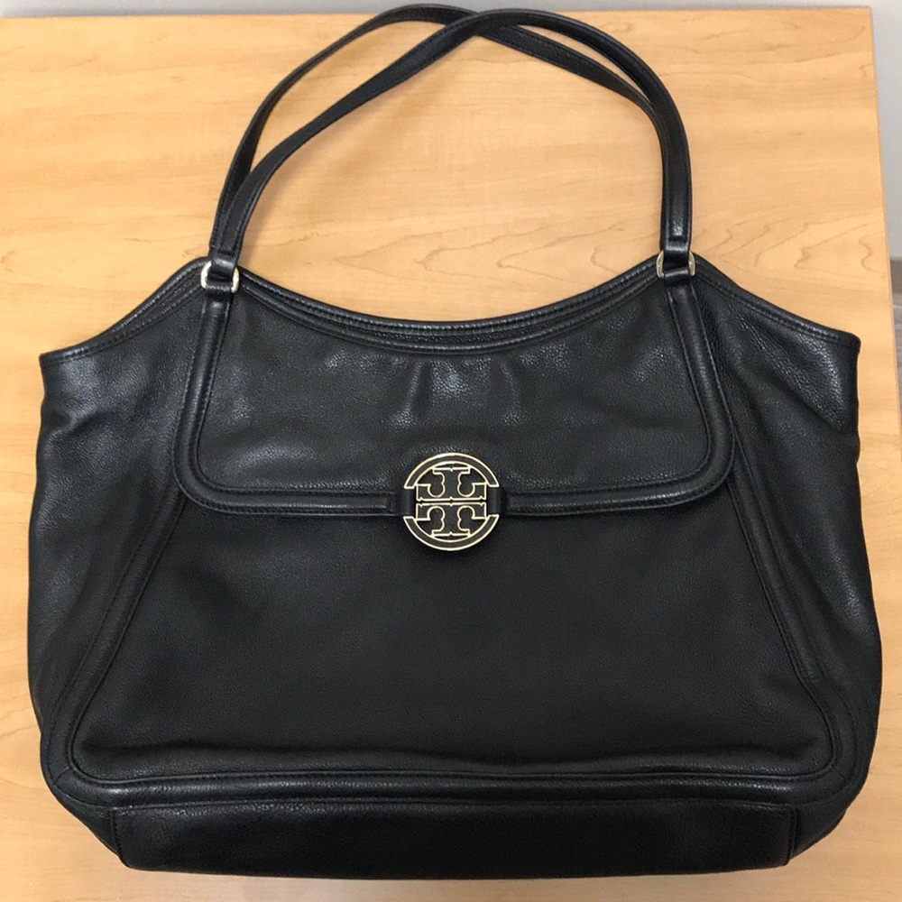 ONLY USED TWICE Large Tory Burch Amanda Easy Tote!